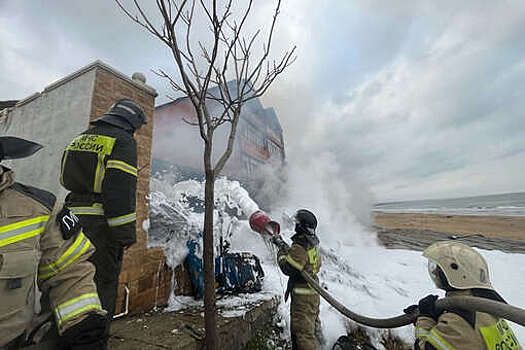 МЧС России опубликовало фото с места крушения вертолета в Дагестане