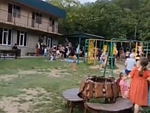 Массовая драка туристов в купальниках попала на видео