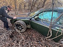 В США арестованы участники нелегальных уличных гонок. Они разбили Dodge Challenger