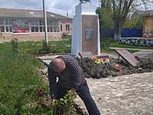 Под Анапой общественники привели в порядок памятники погибшим в годы войны