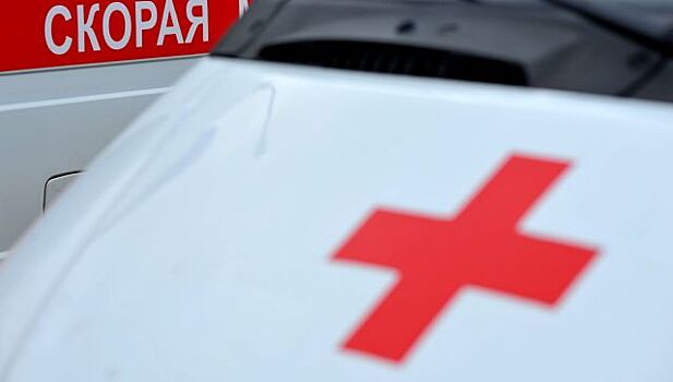 В Симферополе женщина выпала с седьмого этажа и выжила