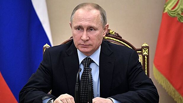 Ушаков: Путин пока не планирует встречаться с Зеленским