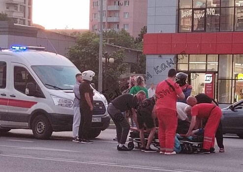 Краснодарка нарушила ПДД и угодила под мотоцикл