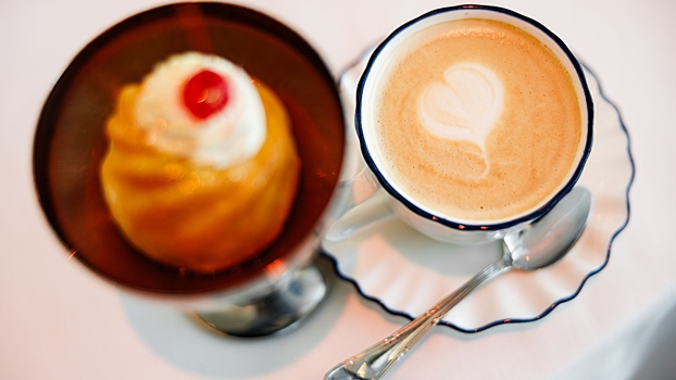 Терапевт Прокофьев объяснил опасность кофе в жару