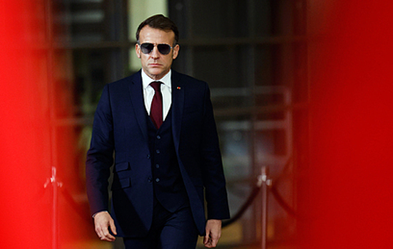 Очки-авиаторы и повязка на глаз: на что готовы имиджмейкеры западных лидеров