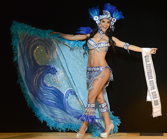 Представительница Коста-Рики Кэрол Узага Валерин во время финала международного конкурса "Миссис Вселенная – 2015"