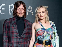 Парад коротких платьев и пышных фигур на Versace 2018: ставшая месяц назад мамой Крюгер, Кардашьян с упавшим к ногам Уэстом и другие звезды