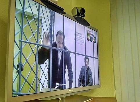 «Пришел миллиардером, ушел уголовником»: почему бизнес не идет в политику, сказал эксперт