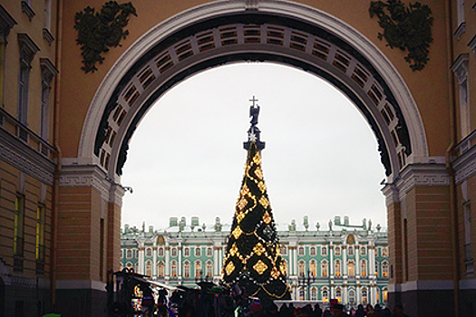 Полтавченко попросили убрать "бездушную" елку с Дворцовой площади