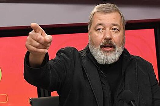 Режиссер Крымов попросил передать «Золотую маску» журналисту Муратову