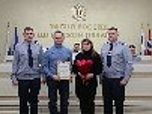 Начальник УФСИН России по Омской области вручил благодарственные письма родителям молодых сотрудников