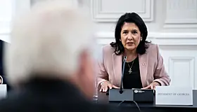 Президент Грузии назвала протесты «российской стратегией дестабилизации»