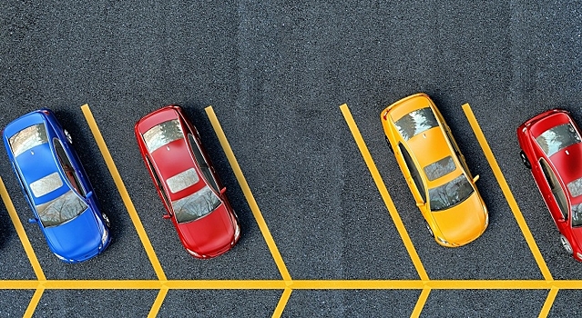 На Зеленом проспекте оборудовали новую парковку 