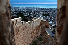 Археологи намерены раскопать стены крепости Нарын-Кала