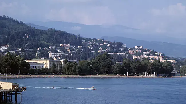 В части Сухума восстановили электроснабжение