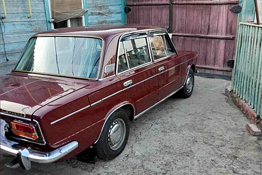 В России продают ранний ВАЗ-2103 1974 года