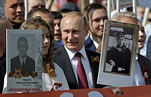 Путин возглавил шествие «Бессмертного полка» в Москве