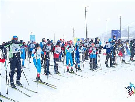 В канун Нового года на стадионе "Самара Арена" прошел 6-километровый лыжный забег