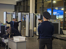 Жээнбеков потребовал навести порядок в аэропортах по жалобам пассажиров