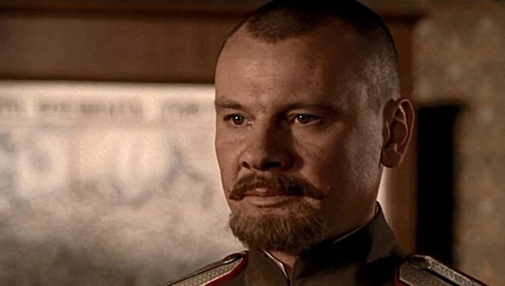 Никитин, начальник окружной контрразведки в историческом сериале Хотиненко "Гибель империи".