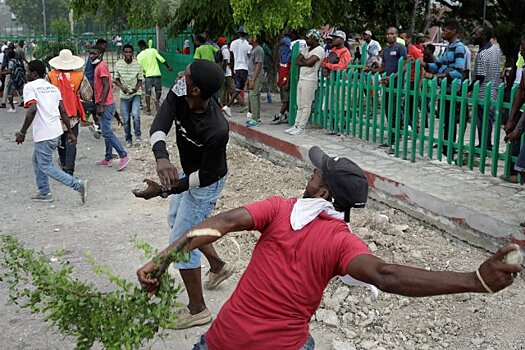 На Гаити два человека погибли в ходе протестов