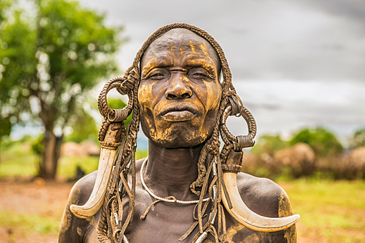 Как живет племя “духов тьмы” в Африке