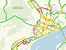 На дорогах Саратова движение затрудняют пять ДТП