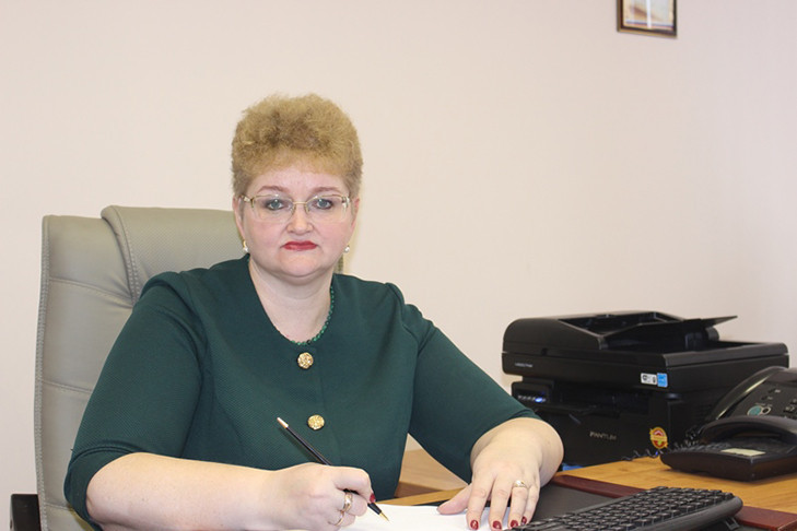 Чиновница из Колывани вновь останется под домашним арестом за сбор дани