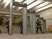 Машинист на "желтой" ветке резко остановил поезд для проверки тормозов