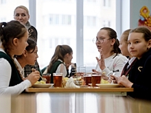 «Как будете ловить ребенка?»: Диетолог назвала продукты вреднее шаурмы