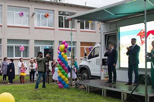 Депутат Романов принял участие в церемонии открытия детского сада в Колпино