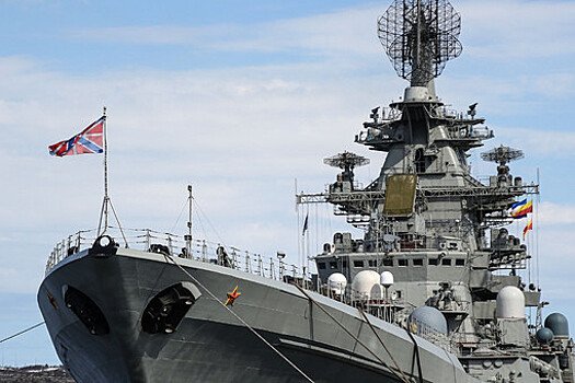 Конгрессмен Миллс по ошибке поздравил ВМС США открыткой с российским крейсером