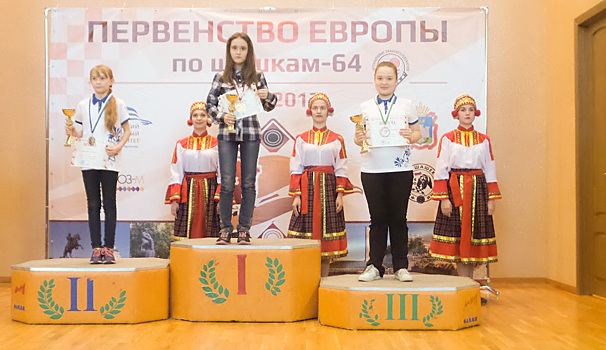 Серебреная медаль первенства Европы по шашкам была завоевана воспитанницей школы имени Ботвинника