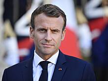 Макрон объявил о введении «санитарного пропуска»