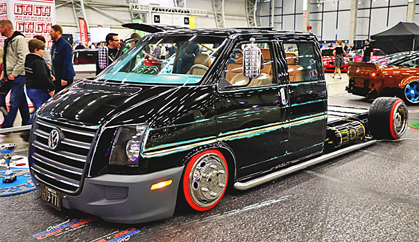 Необычный тюнинг ретро-фургона Volkswagen Transporter