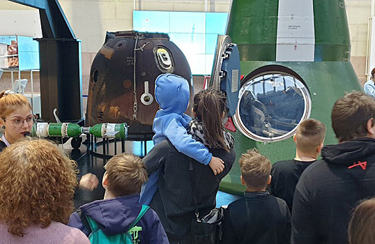 В Музей космонавтики в Москве на входе образовалась большая очередь