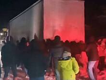 Туристы на утонувшем в снегу российском курорте попали на видео