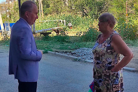 Спикер Гордумы Астрахани Игорь Седов: В Трусовском районе убрали сорную растительность по просьбе местных жителей