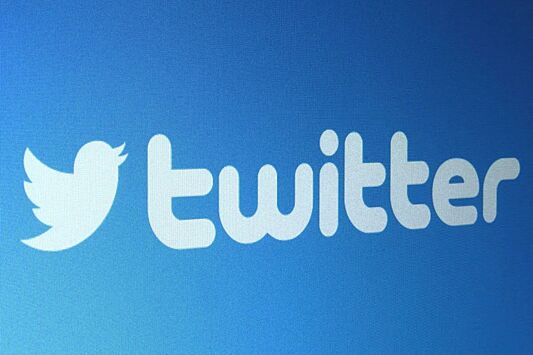 В «Твиттере» сначала запретили продвижение других соцсетей, а потом удалили запись об этом