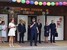 Сотрудники следственного управления по Липецкой области поздравили своих подшефных ребят из ГОАОУ «Траектория» с Днём знаний