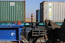 В Казахстане заблокировали 22 поезда с российским грузом