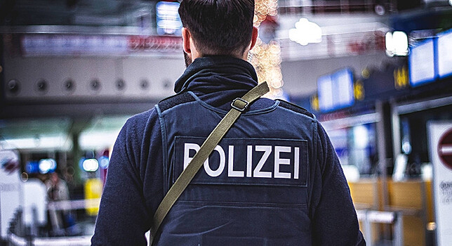 Атаковавшего знаменитостей хакера поймали в Германии