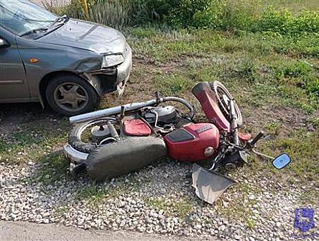 В Обшаровке госпитализировали мотоциклиста, попавшего под колеса "Калины"