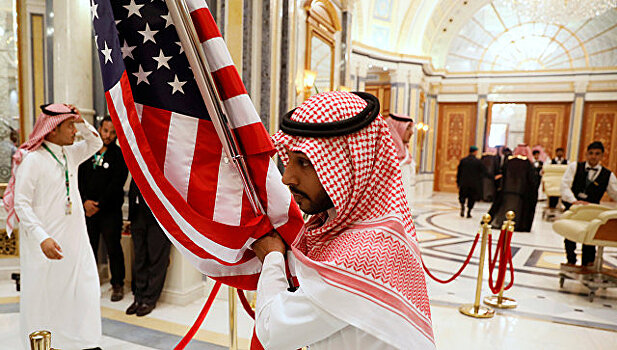 США обсуждают с Саудовской Аравией поставку вооружений на $110 млрд