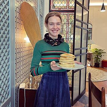 Ноги вверх! Наталья Водянова показала, как отдыхает в домашней обстановке