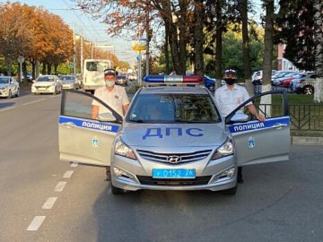 Сотрудники ставропольской Госавтоинспекции помогли травмированному мужчине вовремя добраться в больницу