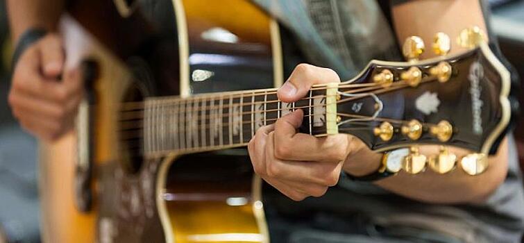 Концерт сольных гитаристов и ансамблей пройдет в Московском планетарии 8 ноября