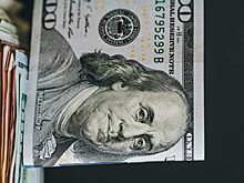 Аналитик предостерег от покупки долларов