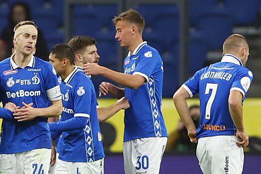 «Он пришёл и сразу взял меня за шею». 18-летний хавбек «Динамо» Александров — о Глебове