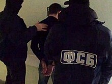 Украинец перетянул на канате по льду в Россию полтонны орехов